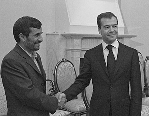 Раньше Ахмадинежад не считал Медведева жертвой «влияния Сатаны»