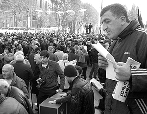 В принятом грузинской оппозицией «вердикте недоверия» отмечено, что Михаил Саакашвили абсолютизировал власть в республике