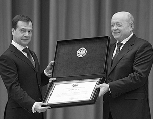 Михаил Фрадков остался благодарен президенту за Почетную грамоту и теплые слова
