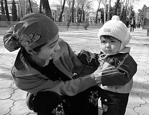 Таджикистанцам предложили давать детям только национальные имена