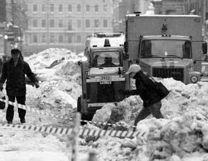 Пока Санкт-Петербург не будет очищен от снега, чиновники в отпуск не уйдут
