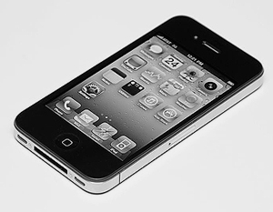 Разработчик: Российский аналог iPhone поступит в продажу в марте 2011 года