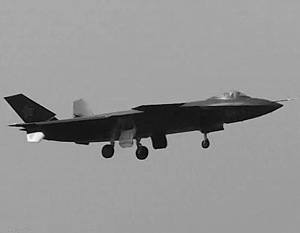 Китайский истребитель пятого поколения впервые поднялся в воздух