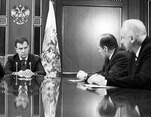 Медведев отчитал Бортникова и Бастрыкина