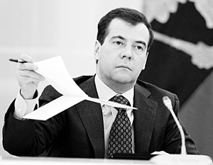 Дмитрий Медведев велел сократить в МВД половину генеральских должностей