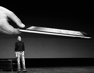 Стив Джобс представил iPad 2