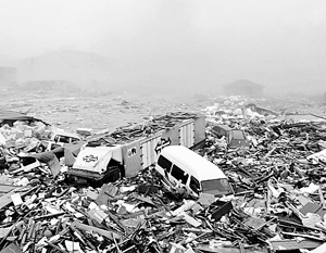После цунами в Японии пропал пассажирский поезд