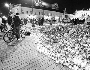В апреле 500 тысяч человек пришли отдать последнюю дань памяти Леху Качиньскому