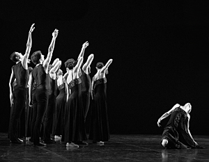 Начо Дуато не только ставит спектакли, он умеет создавать балетные труппы
