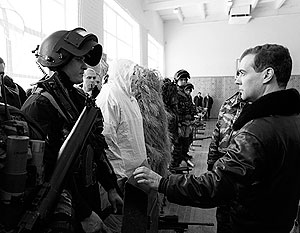 Дмитрий Медведев остался доволен боеспособностью отряда «Зубр»