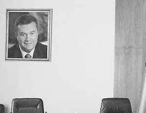 Януковича в кабинете гинеколога перепутали с ливийским повстанцем