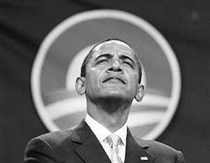 В дизайн новой кампании Обамы вернулась и голубая буква «О» на фоне белых полос – эмблема его первой избирательной кампании