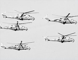Вертолеты летят в войска
