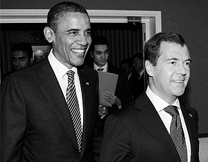 Белый дом опроверг «напряженность атмосферы» на встрече Медведева и Обамы