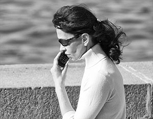 ВОЗ: Мобильные телефоны могут вызывать рак