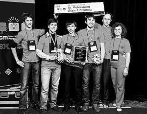 Команда Петербургского университета взяла золотые медали и одновременно стала чемпионом Европы по программированию