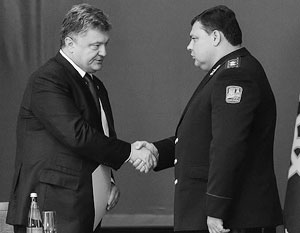Петр Порошенко считает Валерия Кондратюка (справа) генералом нового типа