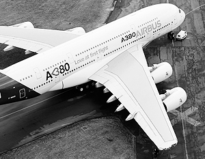 Лайнер A380 смазал успех Airbus на авиасалоне в Ле Бурже