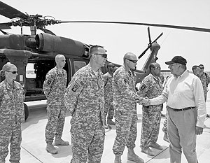 Глава Пентагона попросит иракцев не расставаться с американской армией