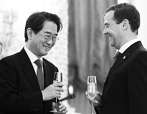 Новый японский посол Тикахито Харада горячо поприветствовал Дмитрия Медведева, не упоминая о «северных территориях»
