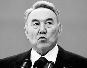 Назарбаева попросили лишить русский функции второго государственного языка