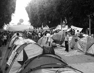 Полиция Тель-Авива начала очищать улицы от палаток протестующих