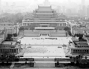 Площадь имени Ким Ир Сена в Пхеньяне