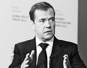 Социологи подчеркивают, что Дмитрий Медведев не прятался от тяжелых ситуаций и россияне это оценили