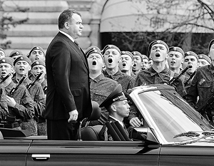 Против водителя Сердюкова на Параде Победы завели дело