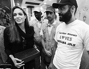 Анджелина Джоли заявила о солидарности с ливийскими повстанцами