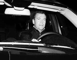Медведев: Я иногда езжу как обычный водитель