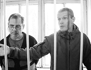 Обвиняемые Владимир Садовничий (справа) и Алексей Руденко не признали за собой вины ни по одному из пунктов обвинения