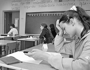 В качестве обязательного ЕГЭ начнет действовать во всех российских школах с 2010 года