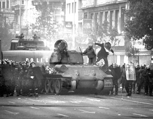Молодые люди угнали танк Т-34