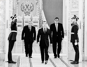 Дмитрий Медведев пообещал дипломатическому корпусу «корректную» внешнюю политику