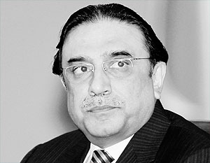 Не исключено, что президент Асиф Али Зардари убежал к докторам от восставших генералов
