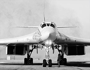 Перспективный стратегический бомбардировщик нового поколения ПАК ДА придет на смену стоящему сейчас на вооружении Дальней авиации Ту-160
