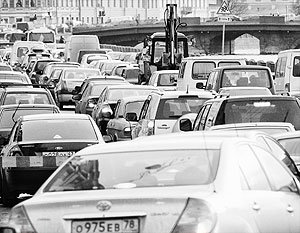 Пробки на дорогах по-прежнему являются главной проблемой столицы