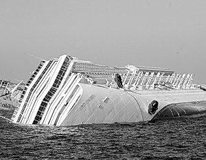 СМИ: Капитан Costa Concordia хотел помахать другу на берегу