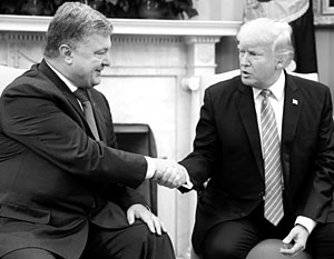 Порошенко пришлось дать на лапу адвокату Трампа, чтобы пожать руку президенту США