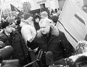 Миронов призвал не участвовать в митингах