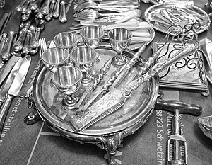 В особняке Нарышкиных на улице Чайковского в Петербурге найдены несколько тысяч предметов старинной посуды
