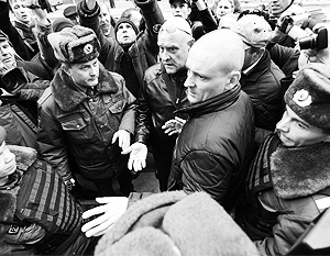 Удальцов ударил журналистку на митинге в Ульяновске