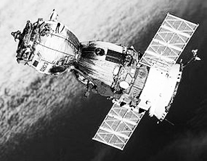 «Союз» с тремя космонавтами отстыковался от МКС