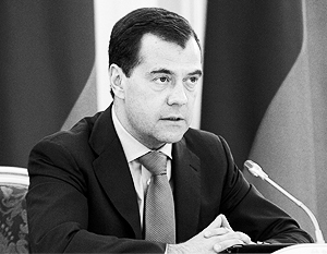Медведев поручил подготовить изменения в закон о митингах