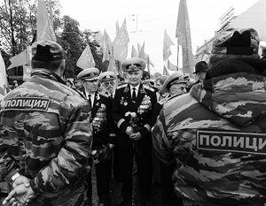 Оппозиционное шествие в Москве собрало 3,5 тысячи человек