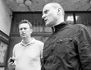 Удальцова и Навального допросят по делу о беспорядках на Болотной