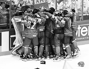Хоккеисты сборной России на радостях от триумфальной победы на чемпионате мира завалили ворота