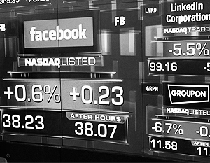 Акции Facebook опустились ниже цены размещения на IPO из-за переоценки спроса со стороны инвесторов