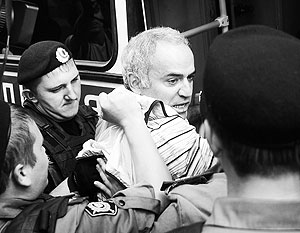 Глава «Офицеров России»: Мы видели, как Каспаров кусал полицейского